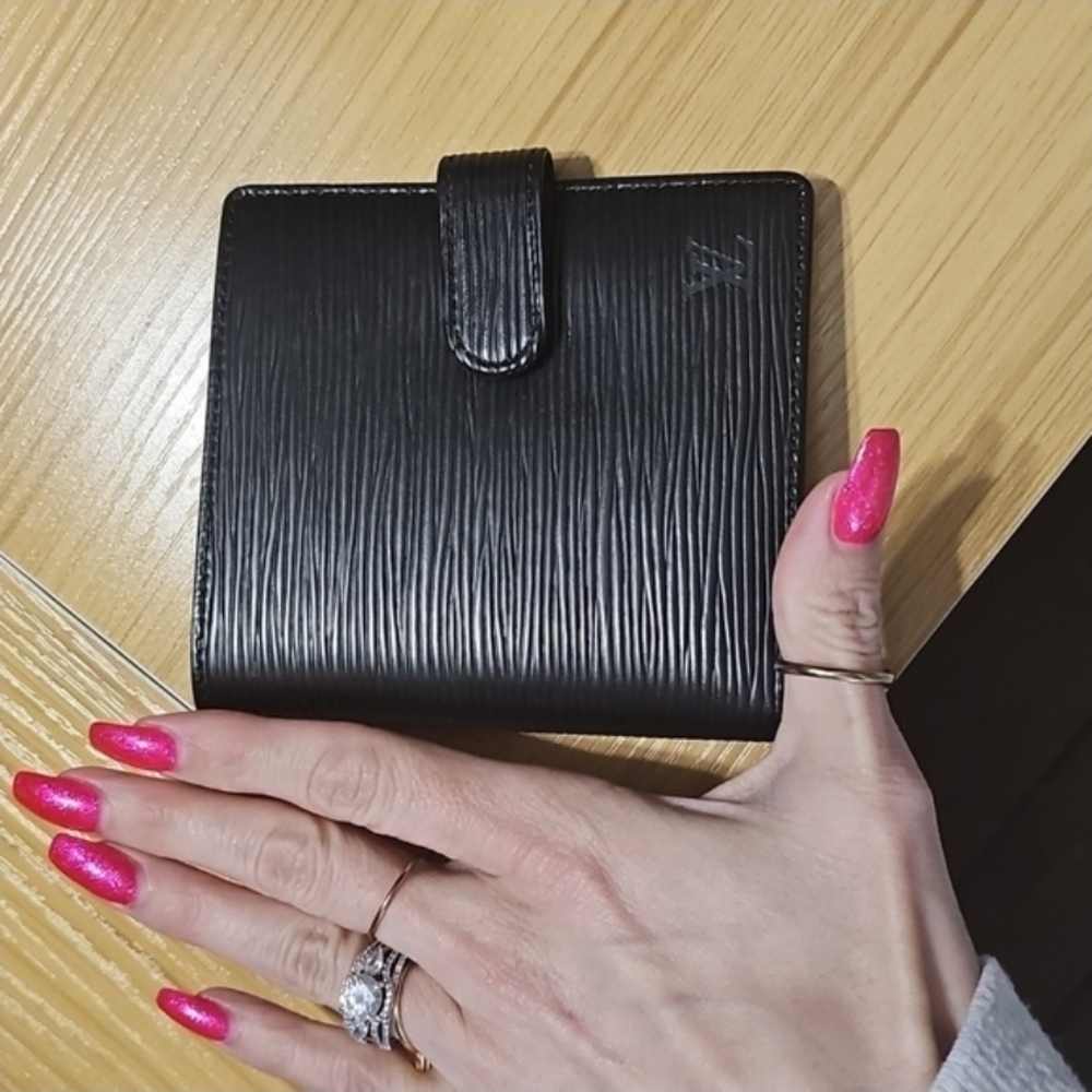 Louis Vuitton Black Epi Leather Compact Wallet Mint Condition!!! - Picture 6 of 6